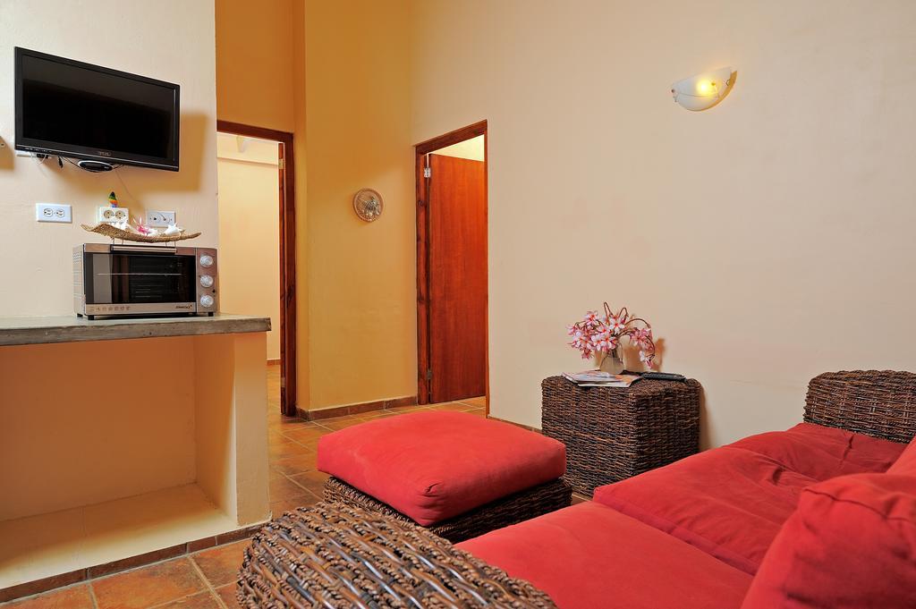 Djambo (Adults Only) Apartment Kralendijk  Ruang foto